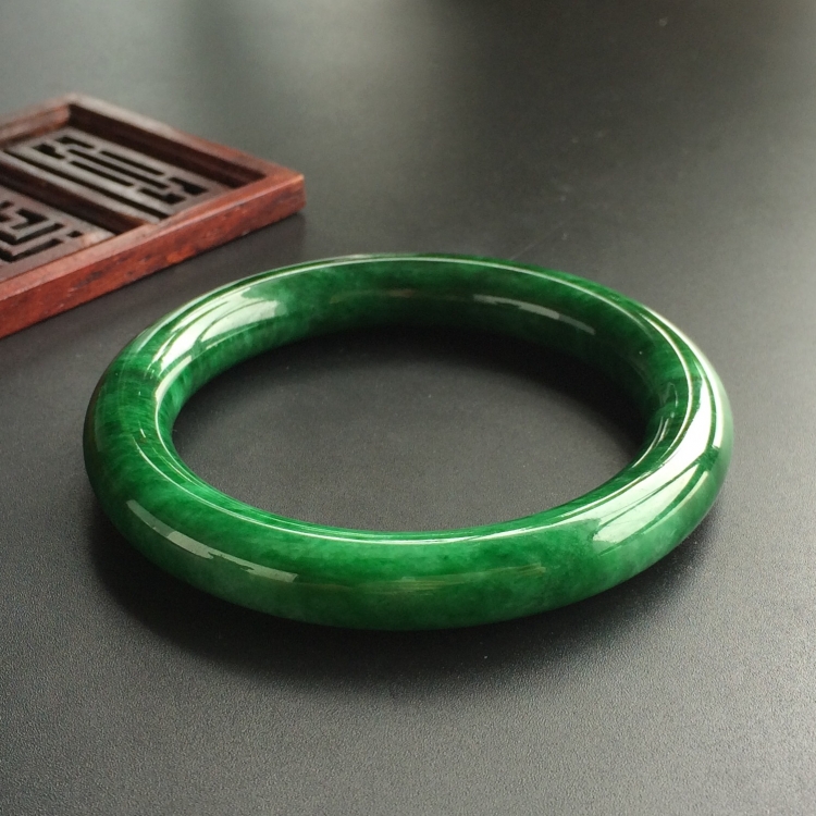 (超值推荐)糯冰种深绿圆条手镯(56mm)