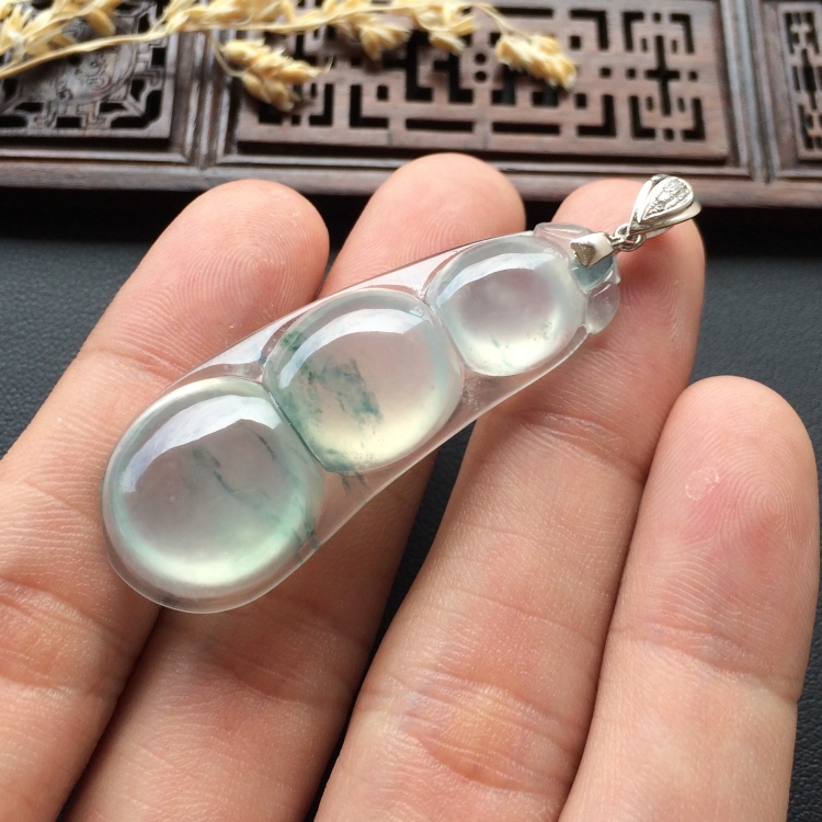 (超值推荐)冰种飘花四季豆挂件