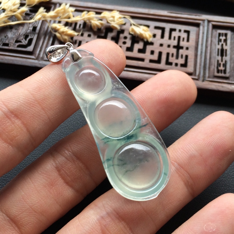 (超值推荐)冰种飘花四季豆挂件