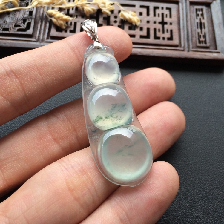 (超值推荐)冰种飘花四季豆挂件