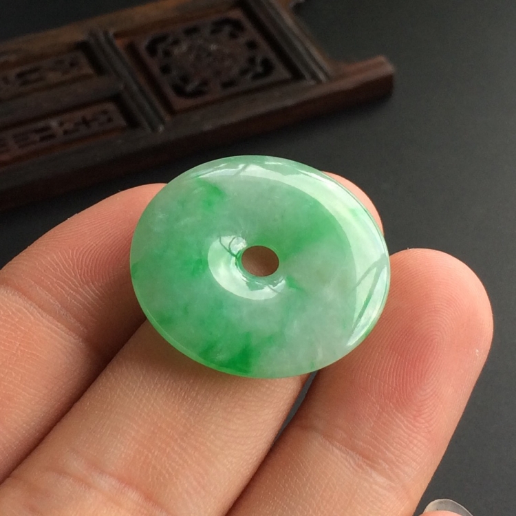 (超值推荐)糯冰种飘翠平安扣挂件