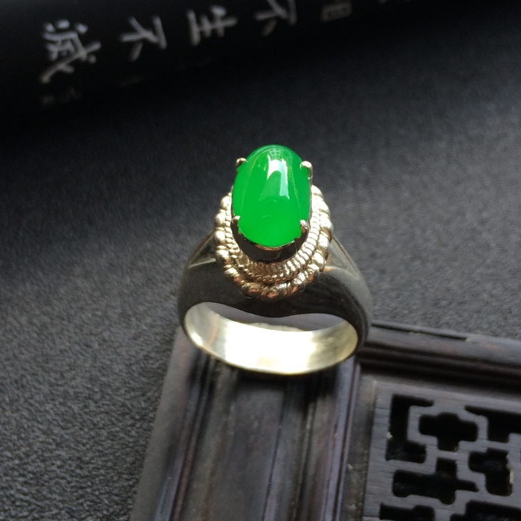 （超值推荐）冰种阳绿戒面（一批走）