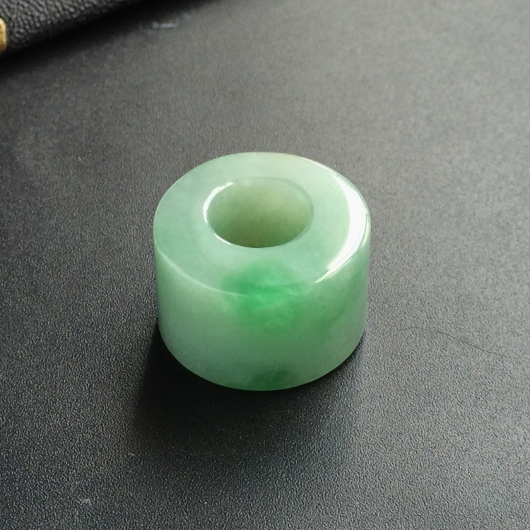 (超值推荐)糯冰种飘翠略带黄翡路路通挂件