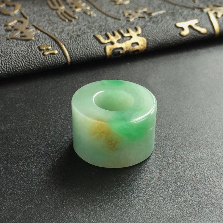 (超值推荐)糯冰种飘翠略带黄翡路路通挂件