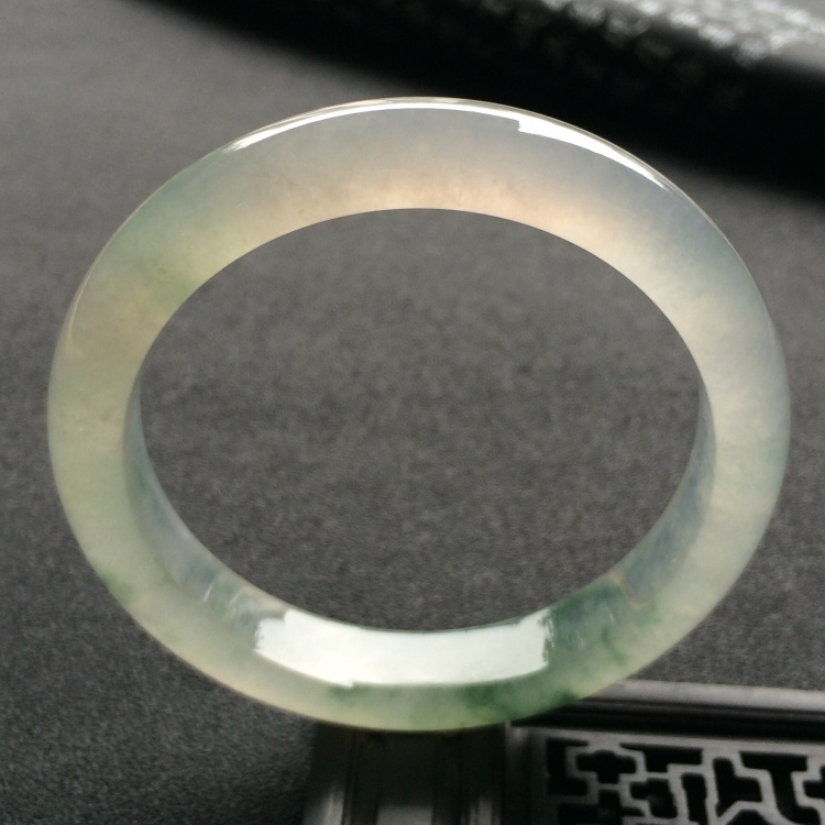 （超值推荐）冰种飘花手镯（55.3mm）
