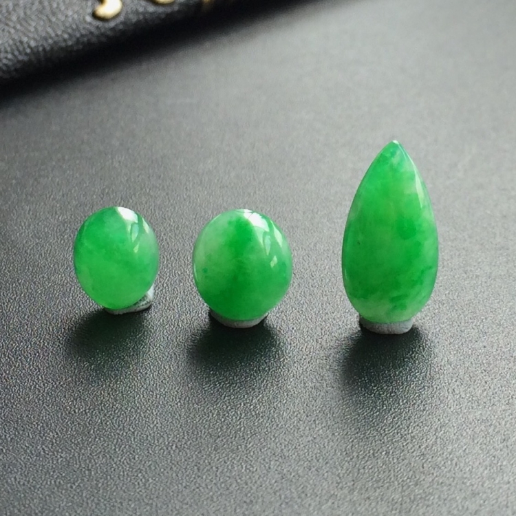 (超值推荐)糯冰种翠色戒面(一批走)