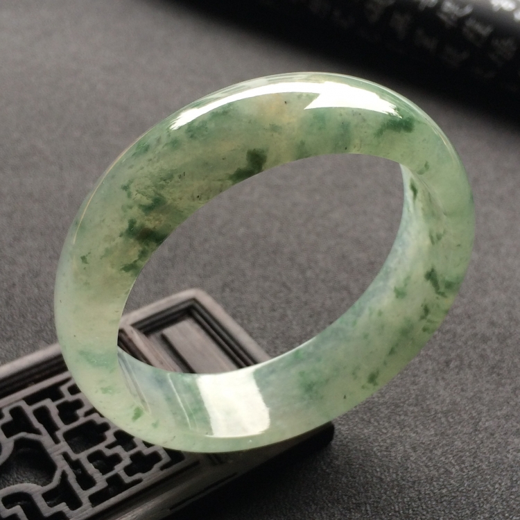 （超值推荐）冰种飘花手镯（52mm）