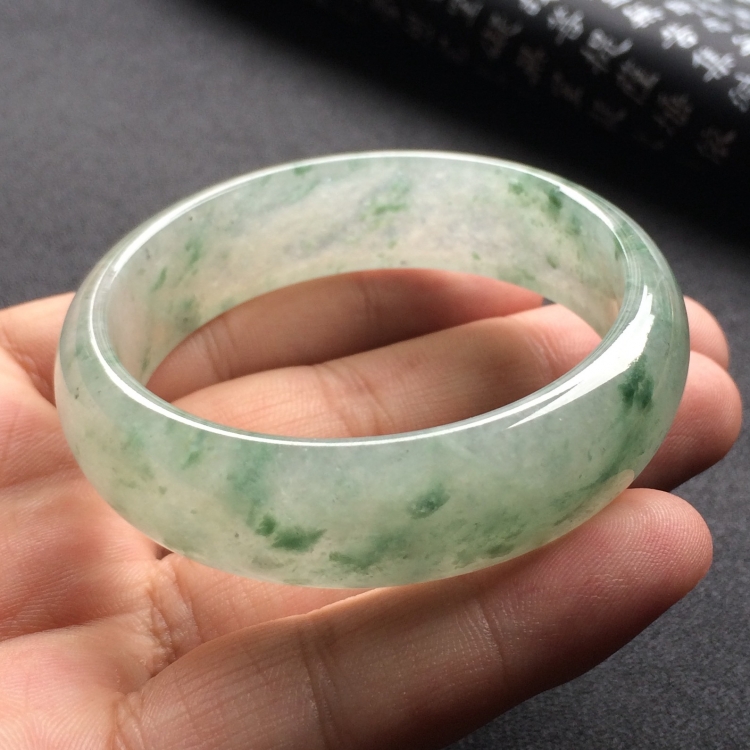 （超值推荐）冰种飘花手镯（52mm）