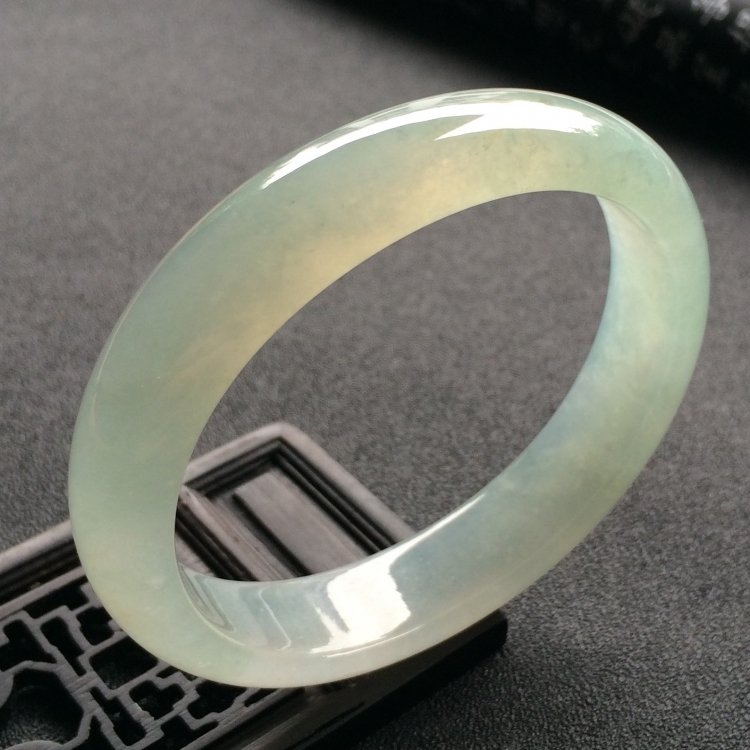 （超值推荐）冰种淡晴水贵妃镯（55.4mm-50mm）