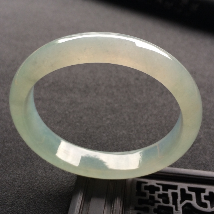 （超值推荐）冰种淡晴水贵妃镯（55.4mm-50mm）