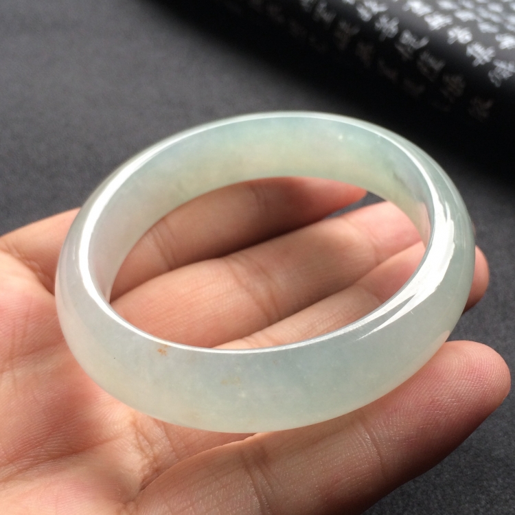 （超值推荐）冰种淡晴水贵妃镯（55.4mm-50mm）