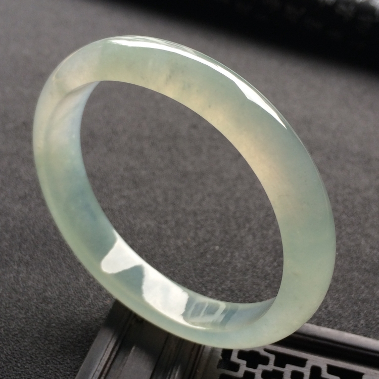 （超值推荐）冰种淡晴水贵妃镯（53.5mm-47mm）