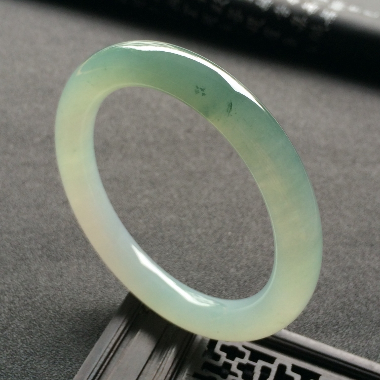 （超值推荐）糯冰种晴水圆条手镯（55.7mm）