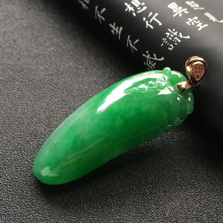 （超值推荐）糯冰种翠色福瓜挂件