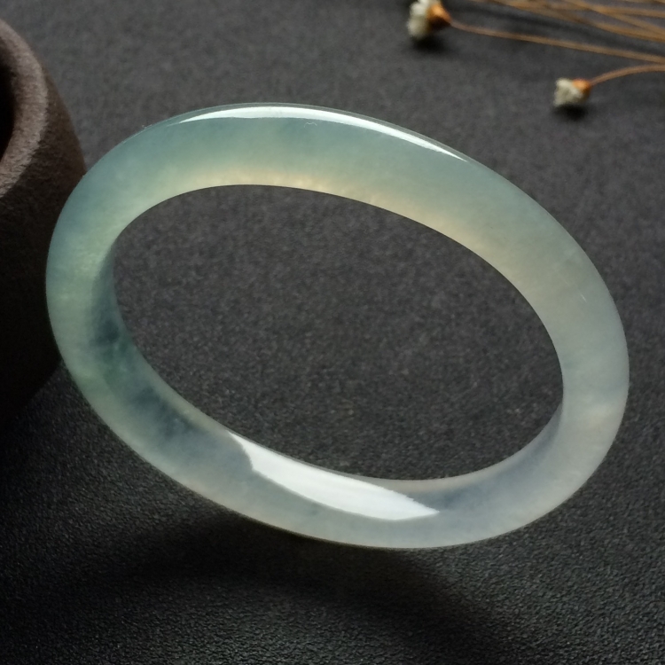 （超值推荐）冰种淡晴水贵妃镯（54.5mm-47.3mm）