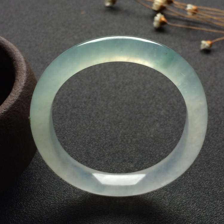 （超值推荐）冰种淡晴水贵妃镯（54.5mm-47.3mm）
