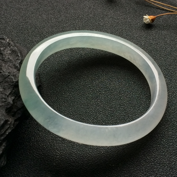 （超值推荐）冰种淡晴水贵妃镯（54.5mm-47.3mm）