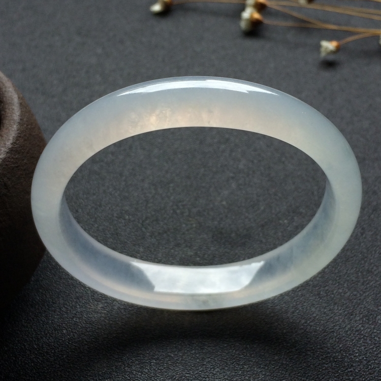 （超值推荐）冰种淡晴水贵妃镯（53.8mm-47.3mm）