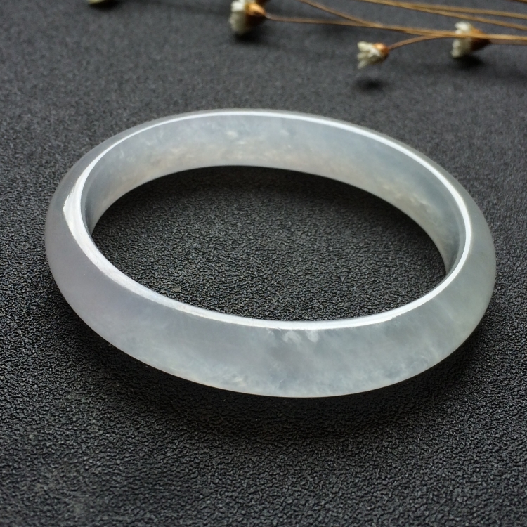 （超值推荐）冰种淡晴水贵妃镯（53.8mm-47.3mm）
