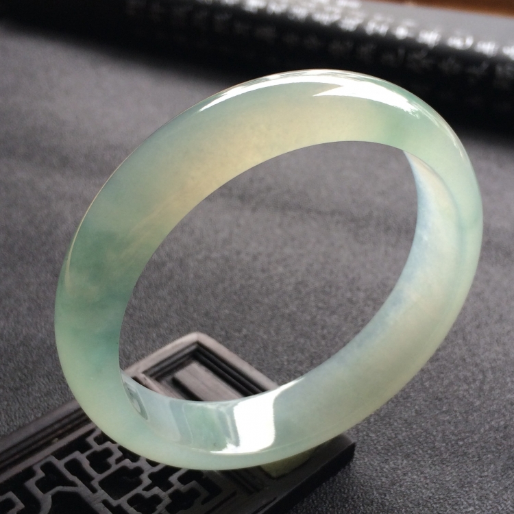 （超值推荐）冰种飘花手镯（56.8mm）