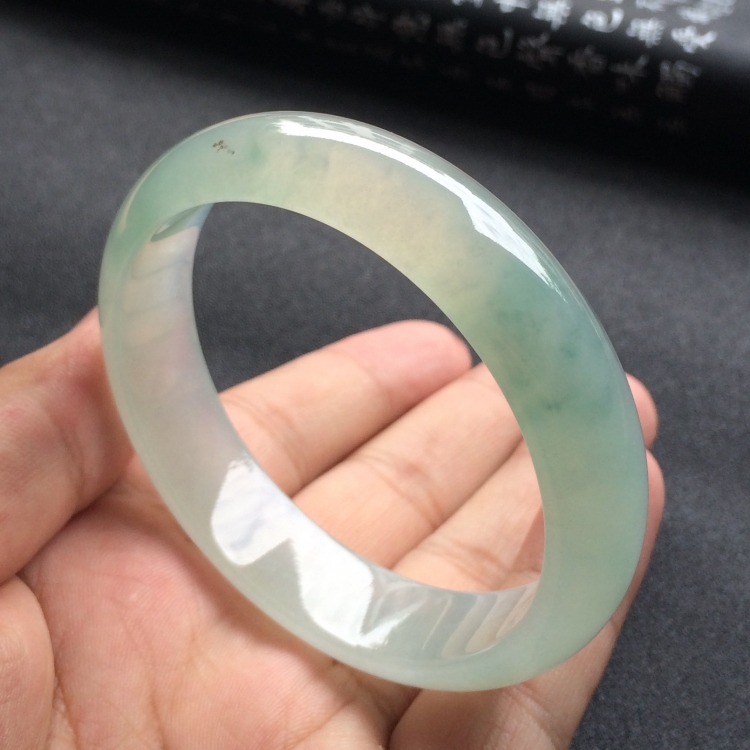 （超值推荐）冰种飘花手镯（56.8mm）