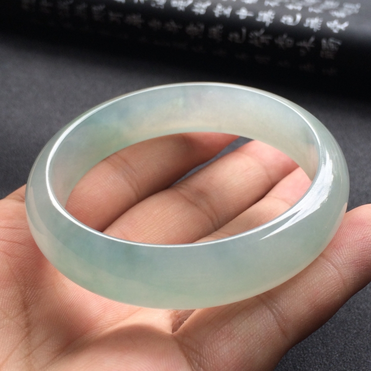 （超值推荐）冰种飘花手镯（56.8mm）