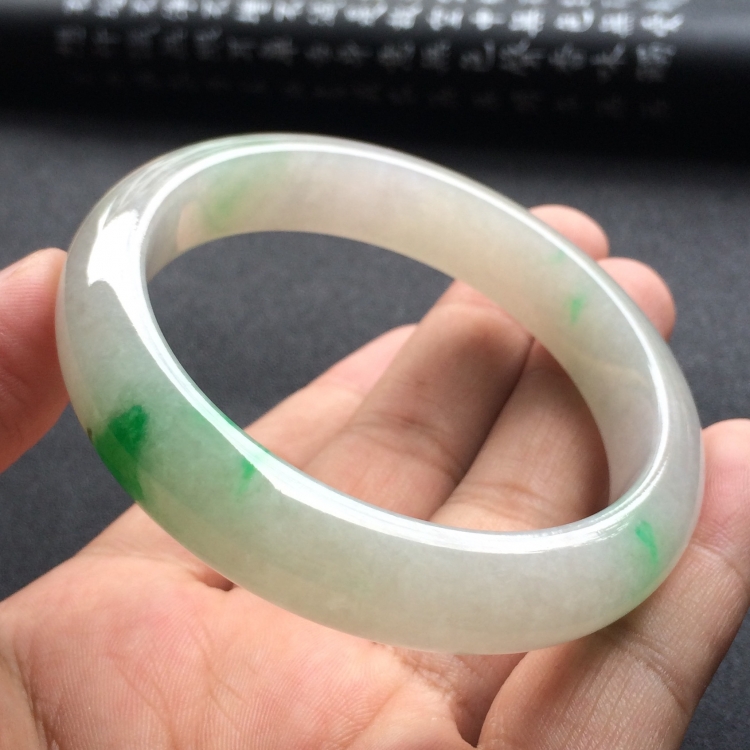（超值推荐）糯冰种飘翠手镯（58.5mm）