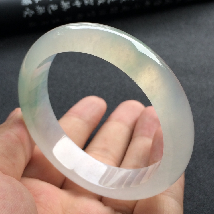 （超值推荐）冰种略飘花手镯（57.1mm）