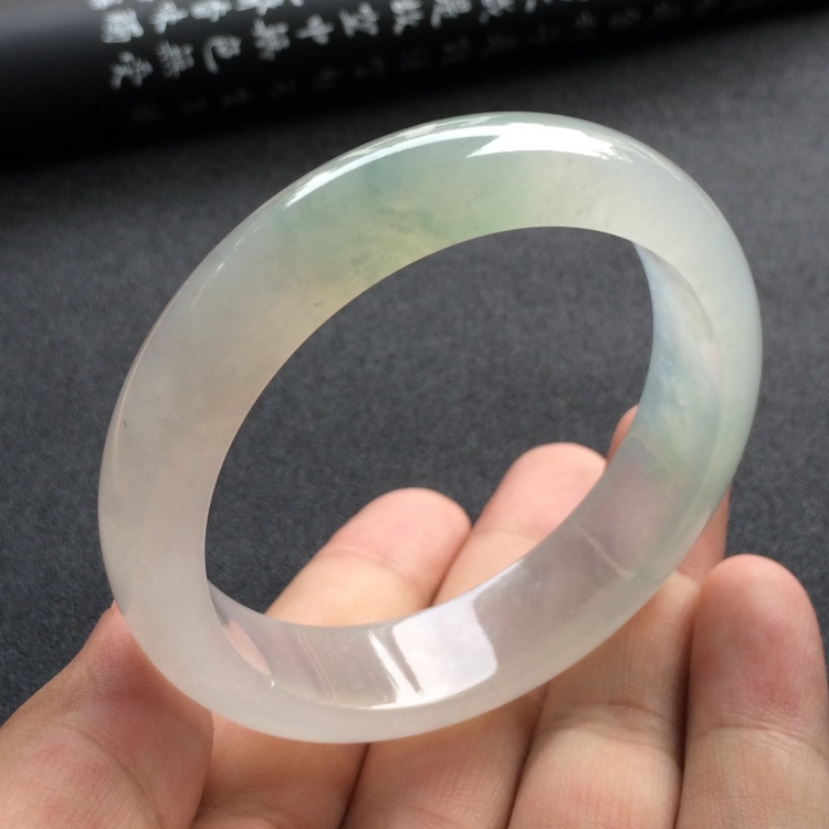 （超值推荐）冰种略飘花手镯（57.1mm）