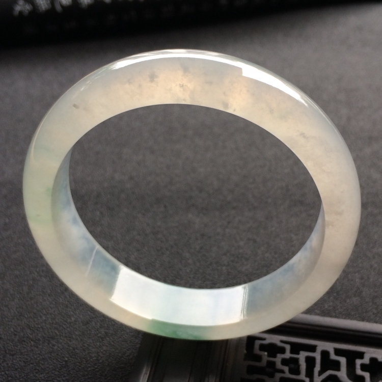 （超值推荐）冰种略飘花手镯（56.3mm）