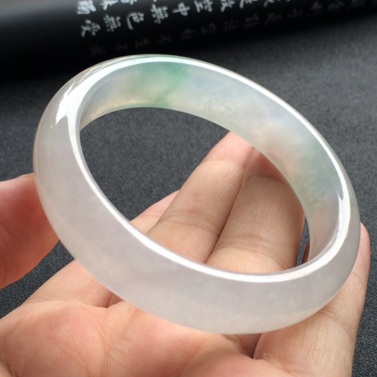 （超值推荐）冰种略飘花手镯（56.3mm）
