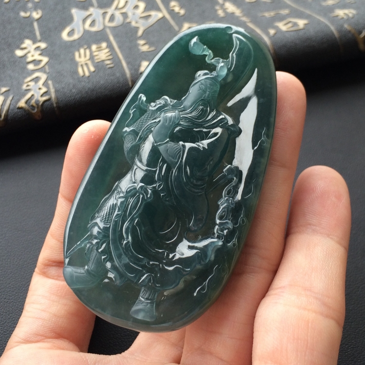 (超值推荐)冰种蓝水略带褐黄翡关公挂件