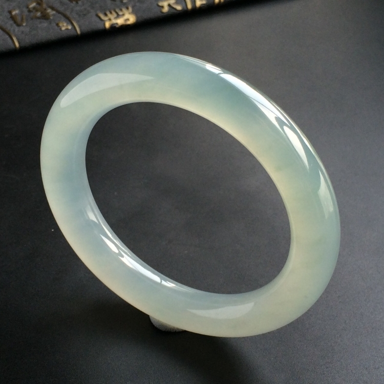 (超值推荐)冰种晴水圆条手镯(55.6mm)