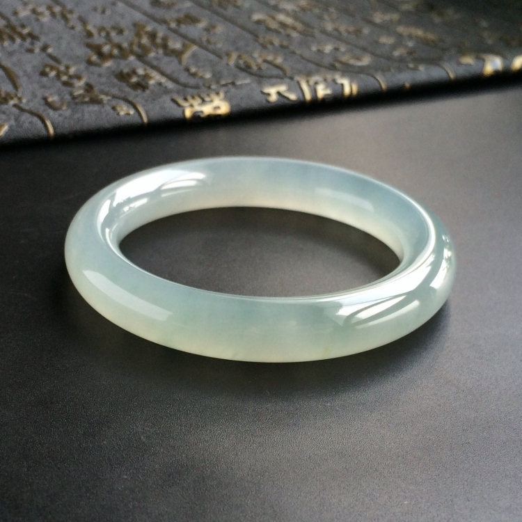 (超值推荐)冰种晴水圆条手镯(55.6mm)