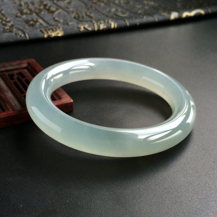 (超值推荐)冰种晴水圆条手镯(55.6mm)