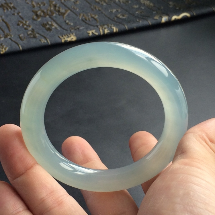 (超值推荐)冰种晴水圆条手镯(55.6mm)