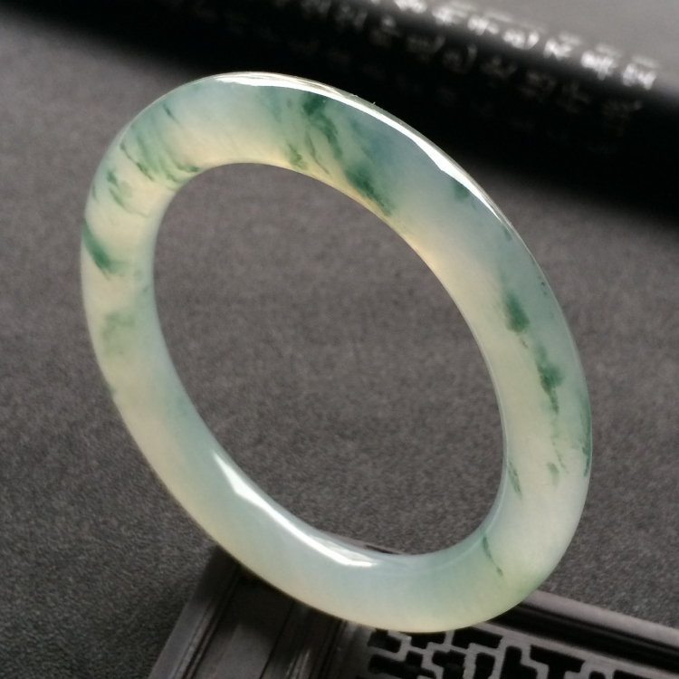 （超值推荐）冰种飘花圆条手镯（54.4mm）