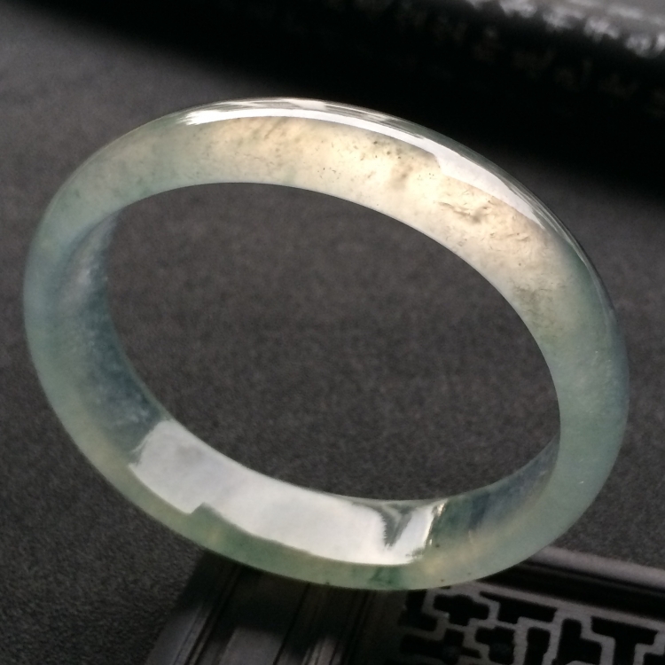 （超值推荐）冰种飘花贵妃镯（54.7mm-45.7mm）