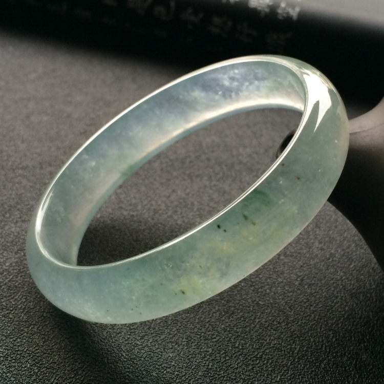 （超值推荐）冰种飘花贵妃镯（54.7mm-45.7mm）