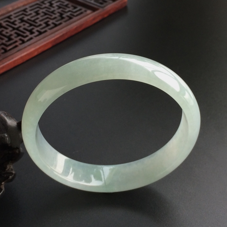 (超值推荐)糯冰种晴水贵妃镯(59.2mm-53.5mm)