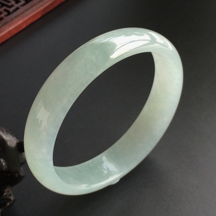 (超值推荐)糯冰种晴水贵妃镯(59.2mm-53.5mm)