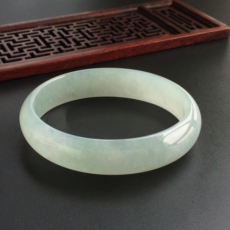 (超值推荐)糯冰种晴水贵妃镯(59.2mm-53.5mm)