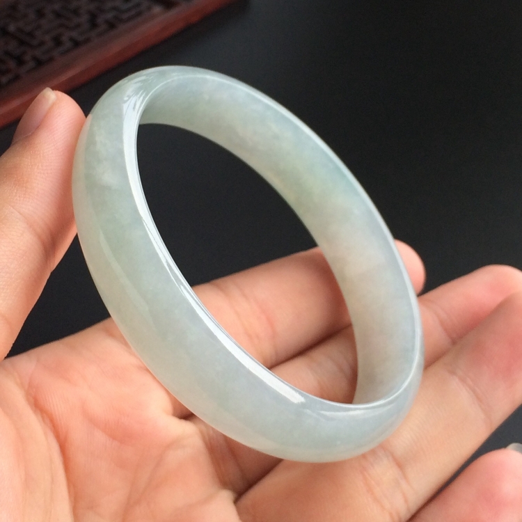 (超值推荐)糯冰种晴水贵妃镯(59.2mm-53.5mm)
