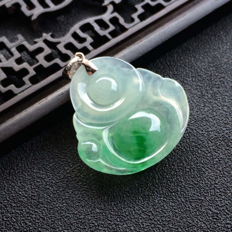 （超值推荐）冰种飘翠玉佛挂件