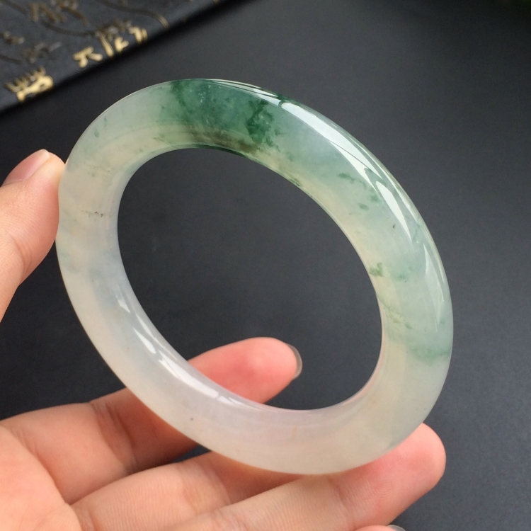 (超值推荐)冰种飘花圆条手镯(56.8mm)