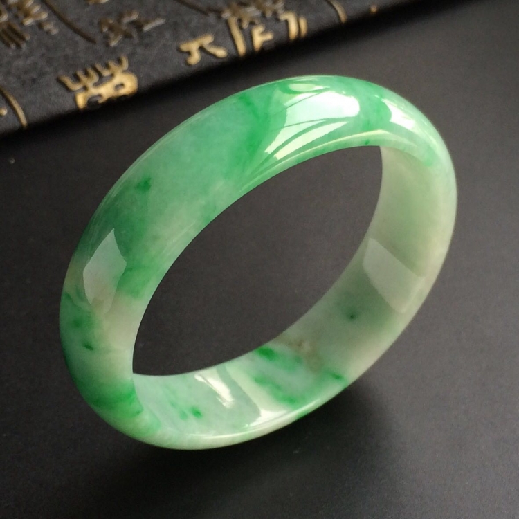 (超值推荐)糯冰种飘翠贵妃镯(54.4mm-48.6mm)
