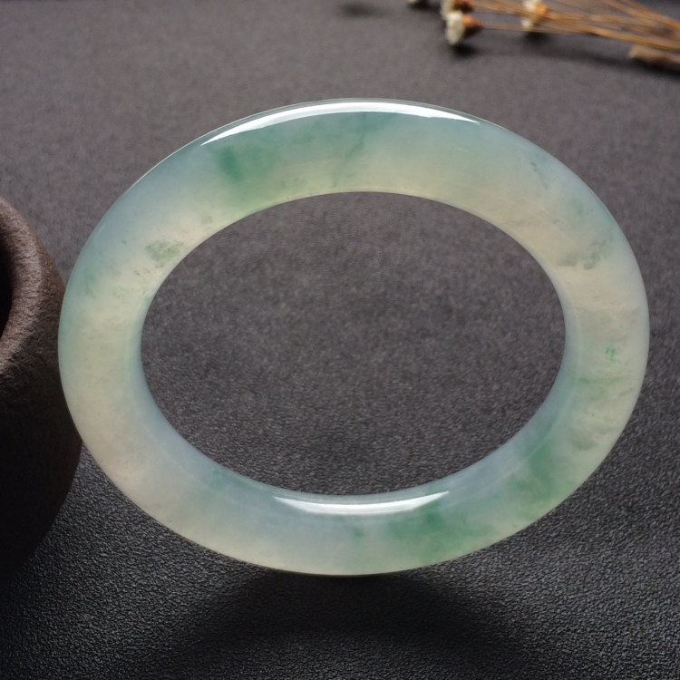 （超值推荐）冰种飘花圆条手镯（55.5mm）