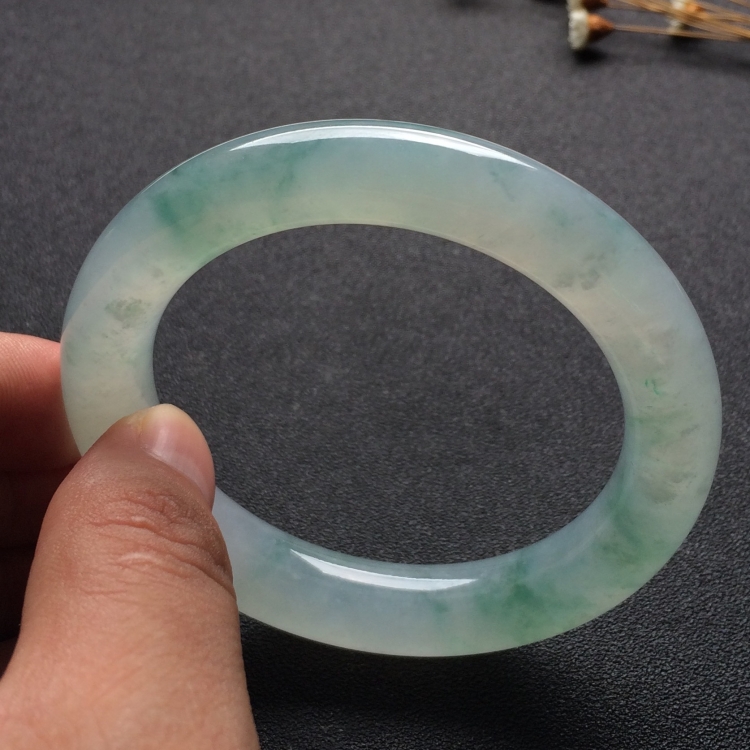 （超值推荐）冰种飘花圆条手镯（55.5mm）