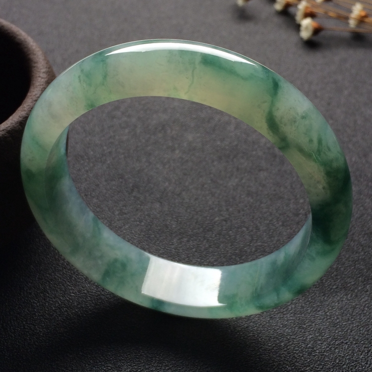 （超值推荐）糯冰种飘花手镯（58.7mm）