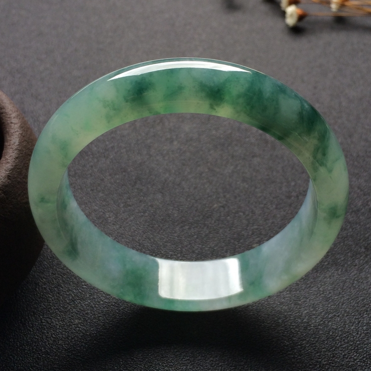 （超值推荐）糯冰种飘花手镯（58.7mm）